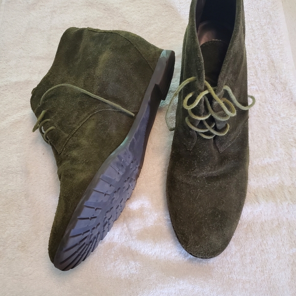 Green seude wedge bootie size 11 - Picture 7 of 7